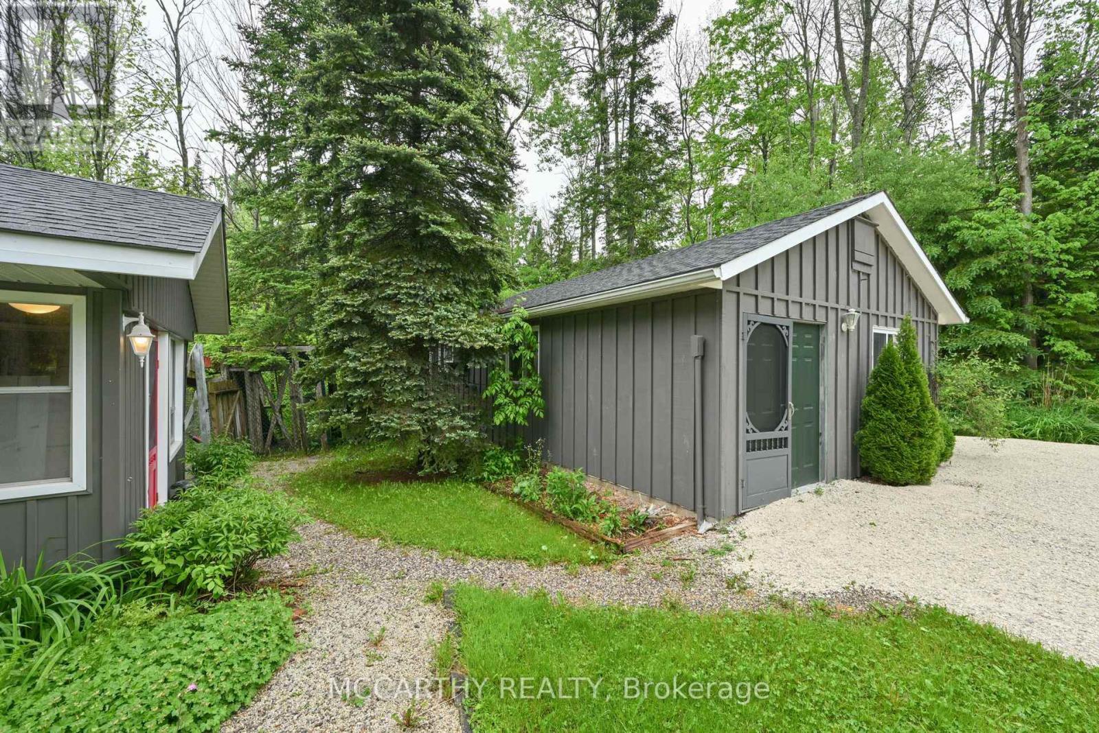 606095 River Road, Mulmur, Ontario  L9V 0S9 - Photo 29 - X12209146
