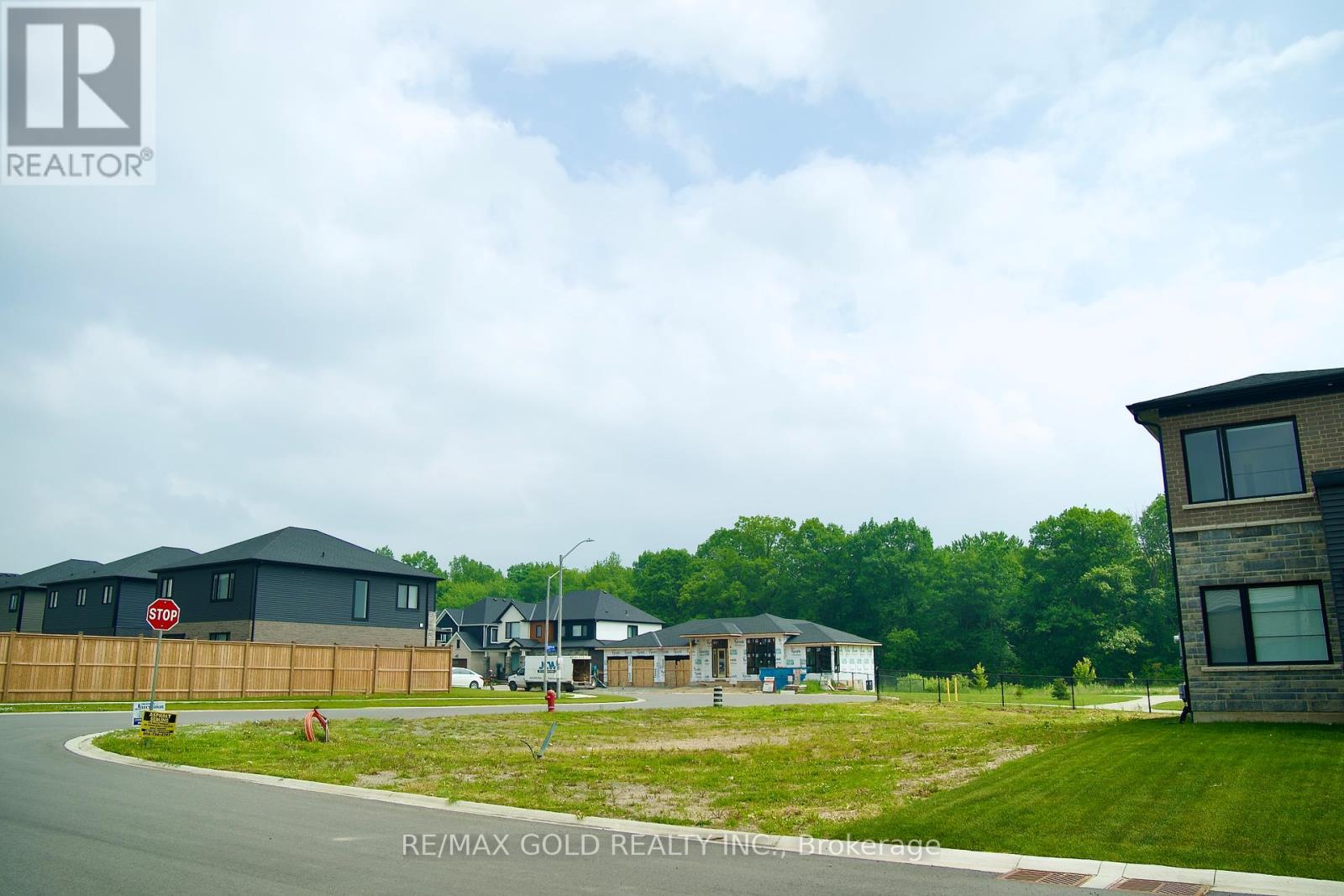 7547 Sherrilee Crescent, Niagara Falls, Ontario  L2H 3T4 - Photo 8 - X12209201