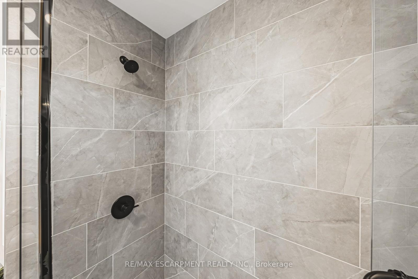 242 Kellogg Avenue, Hamilton, Ontario  L0R 1W0 - Photo 33 - X12209210