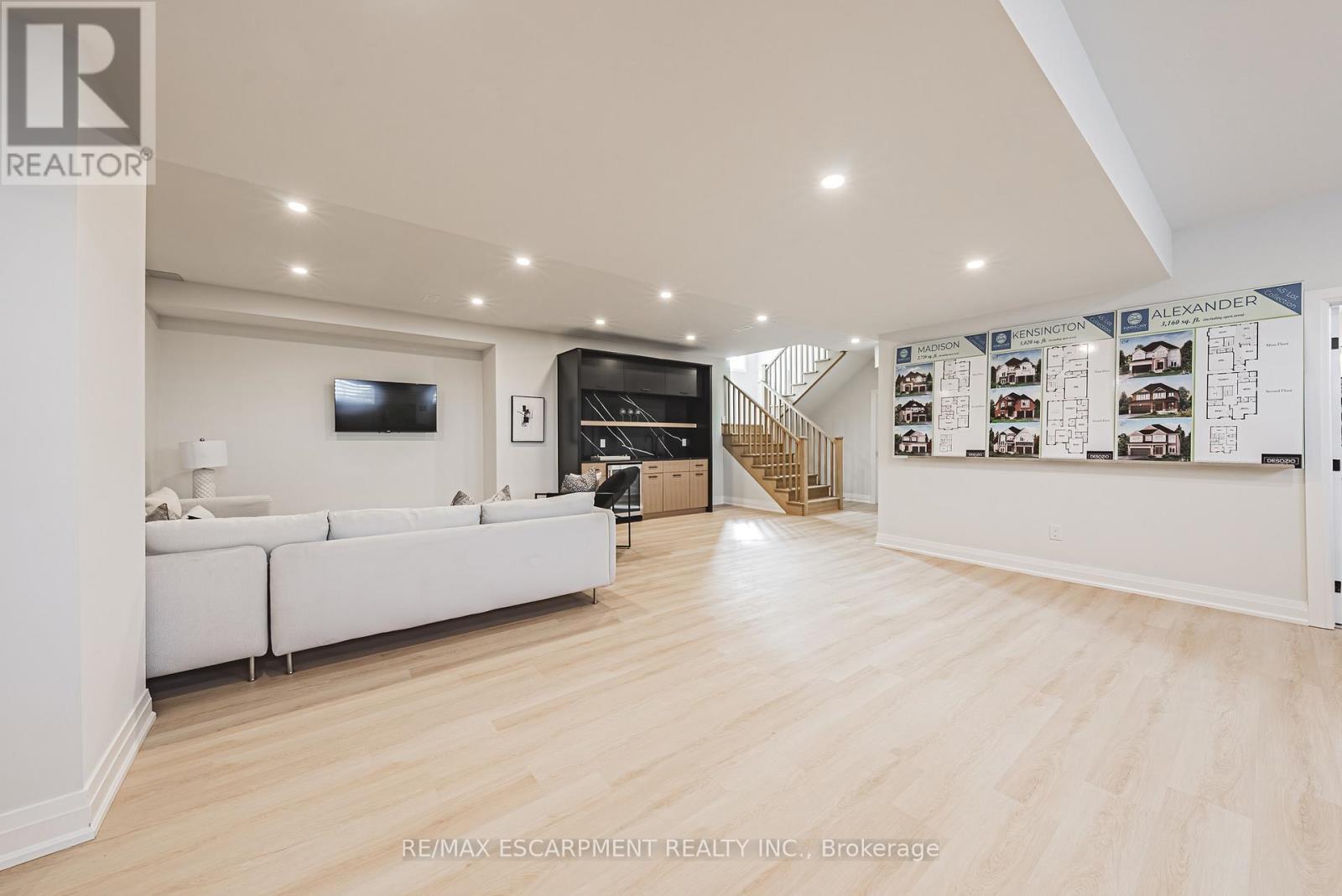 242 Kellogg Avenue, Hamilton, Ontario  L0R 1W0 - Photo 40 - X12209210