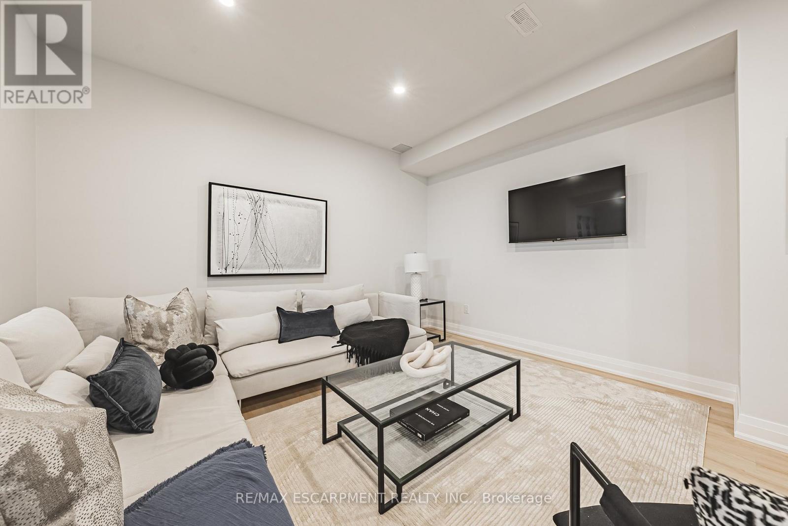 242 Kellogg Avenue, Hamilton, Ontario  L0R 1W0 - Photo 42 - X12209210