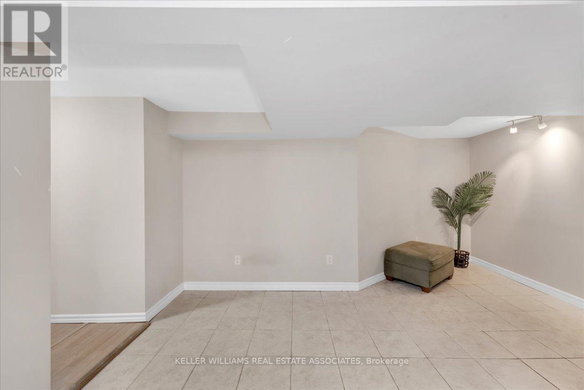 22 Wesanford Place, Hamilton, Ontario  L8P 1N6 - Photo 28 - X12209221