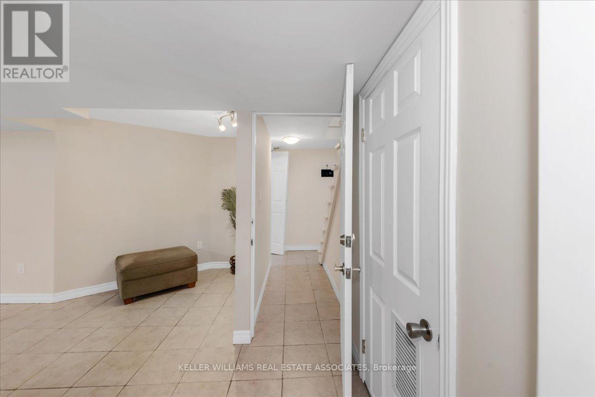 22 Wesanford Place, Hamilton, Ontario  L8P 1N6 - Photo 32 - X12209221