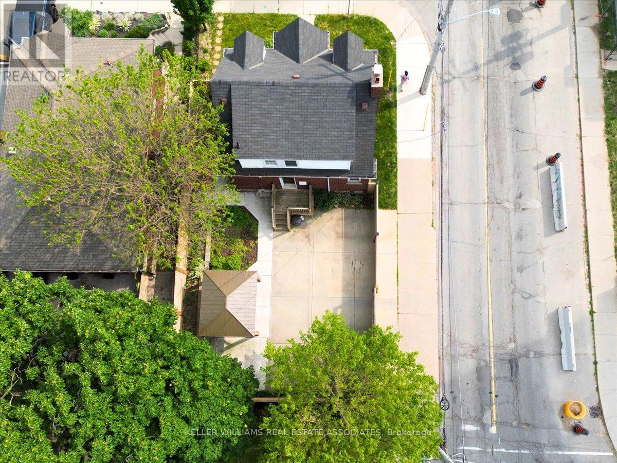 22 Wesanford Place, Hamilton, Ontario  L8P 1N6 - Photo 8 - X12209221