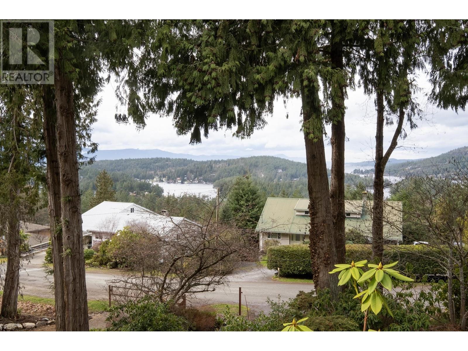 12870 Dogwood Drive, Pender Harbour, British Columbia  V0N 2H1 - Photo 4 - R3013442