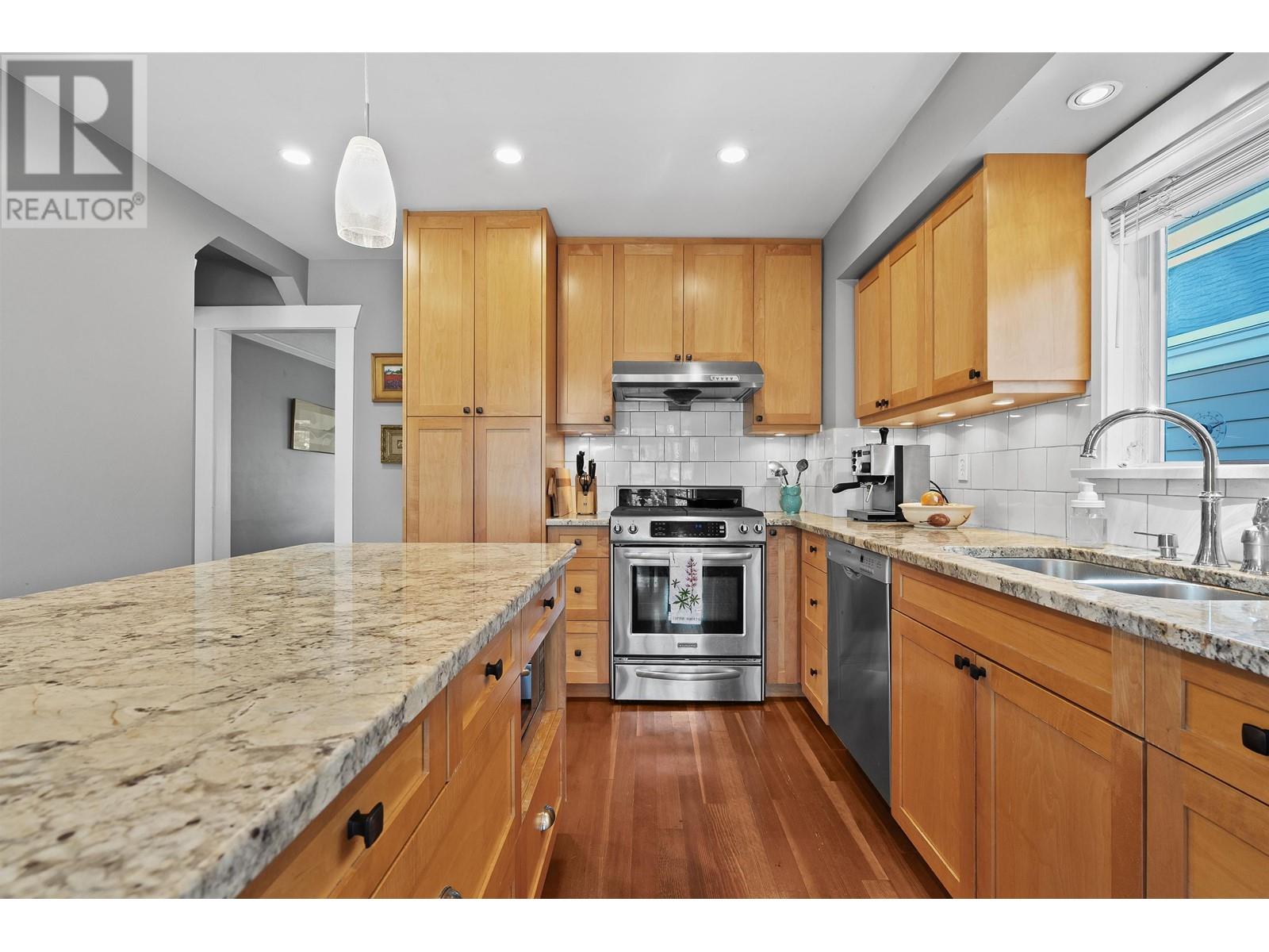 2011 E 4th Avenue, Vancouver, British Columbia  V5N 1K5 - Photo 11 - R3013459