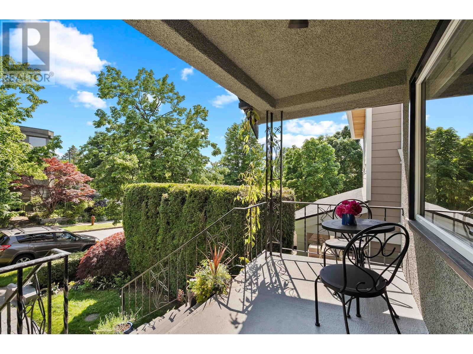 2011 E 4th Avenue, Vancouver, British Columbia  V5N 1K5 - Photo 2 - R3013459
