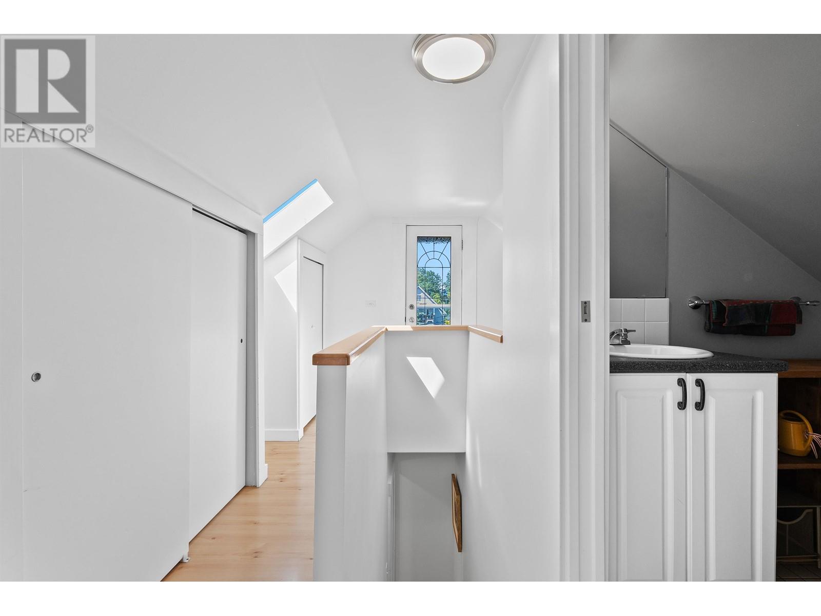 2011 E 4th Avenue, Vancouver, British Columbia  V5N 1K5 - Photo 21 - R3013459
