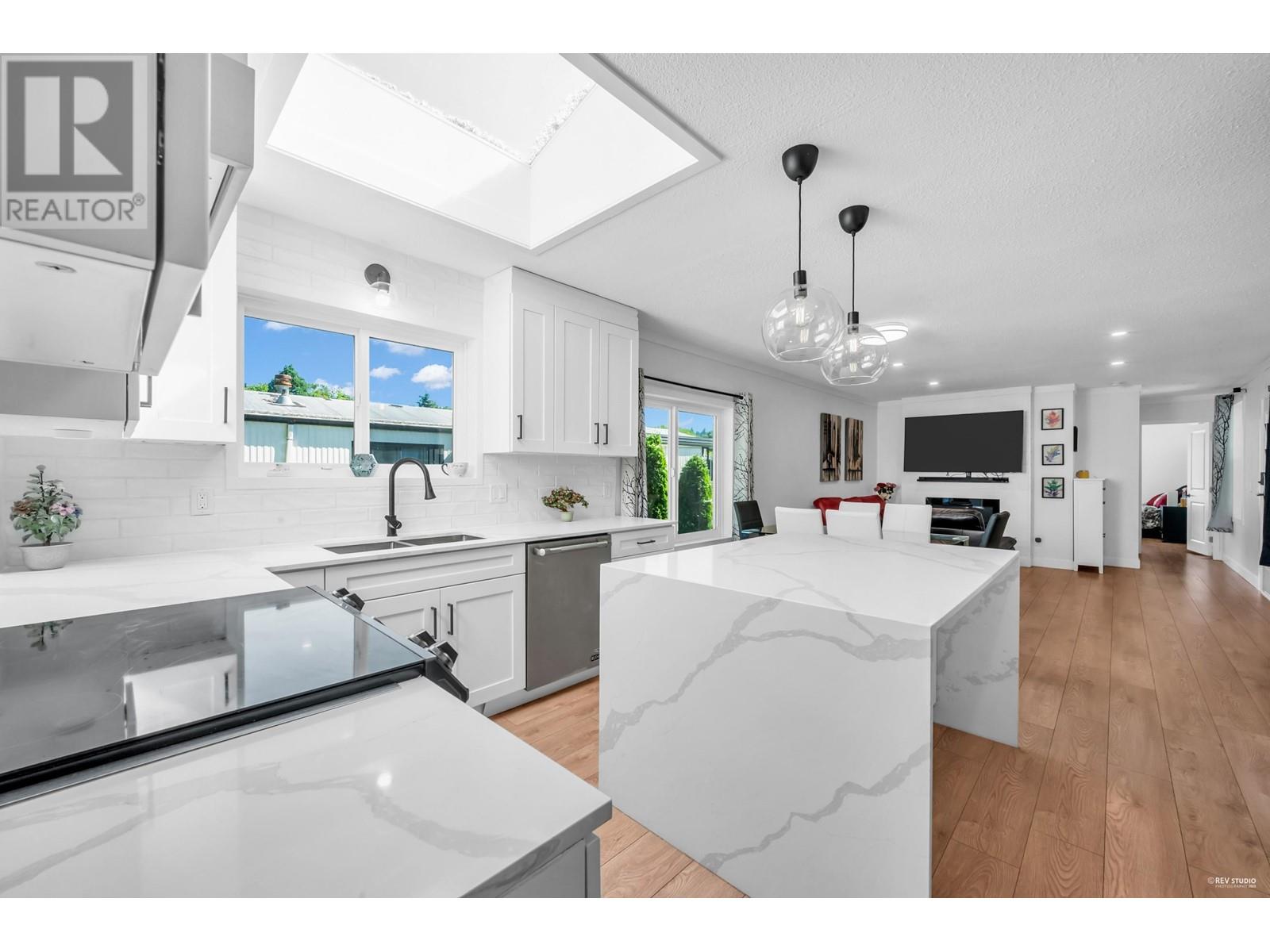 4 145 King Edward Street, Coquitlam, British Columbia  V3K 6K9 - Photo 5 - R3013476