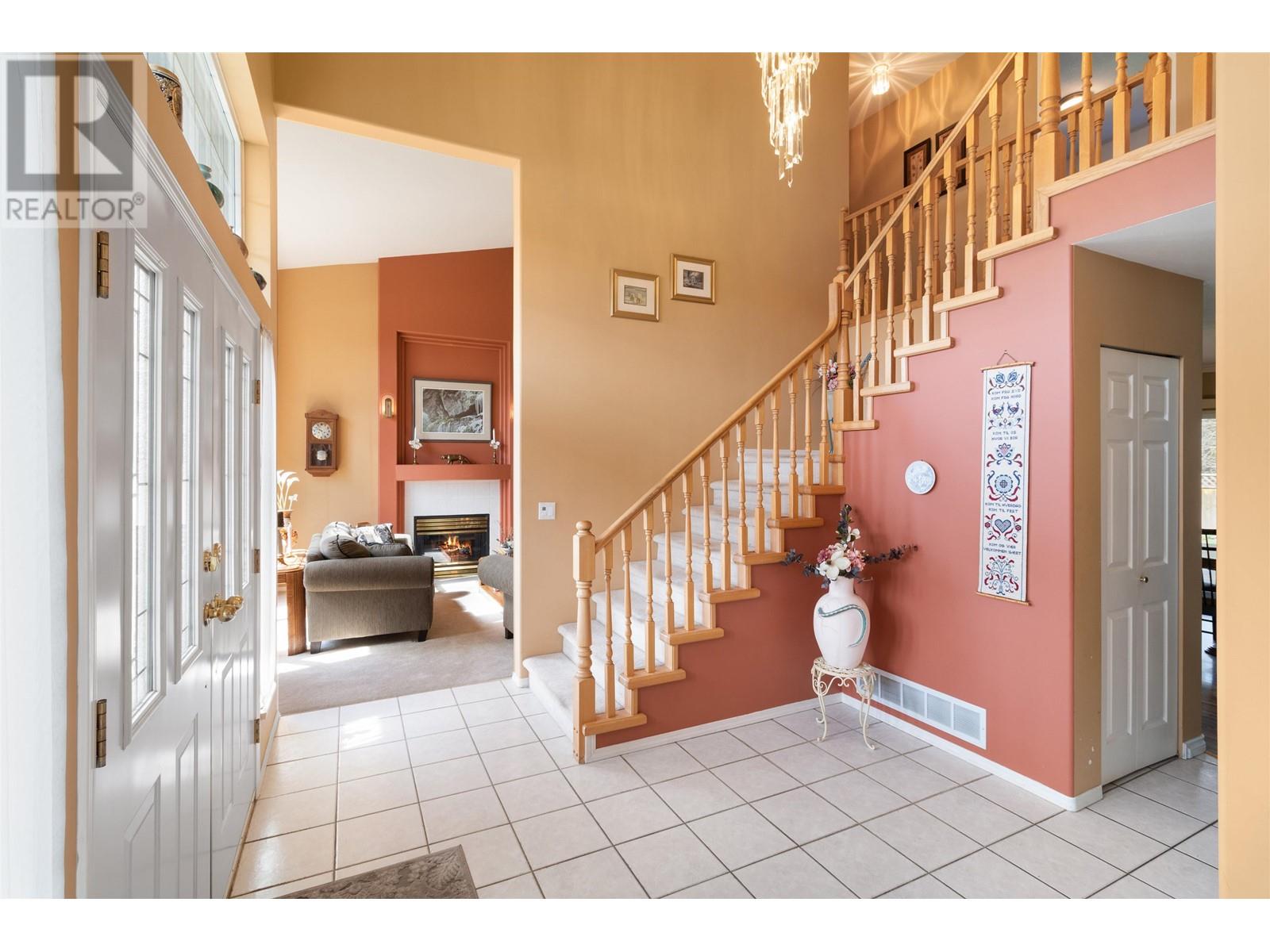 939 Riverside Drive, Port Coquitlam, British Columbia  V3B 7T6 - Photo 3 - R3013480