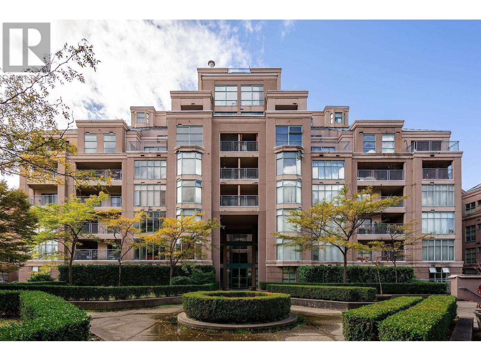 302 2468 E Broadway, Vancouver, British Columbia  V5M 4V1 - Photo 1 - R3013469