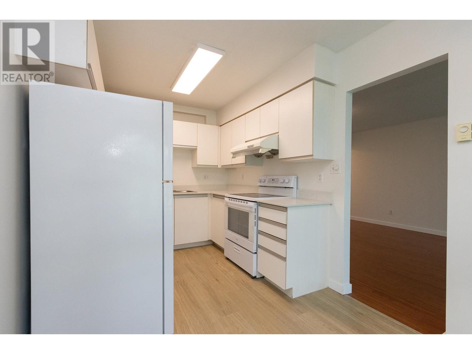 302 2468 E Broadway, Vancouver, British Columbia  V5M 4V1 - Photo 8 - R3013469
