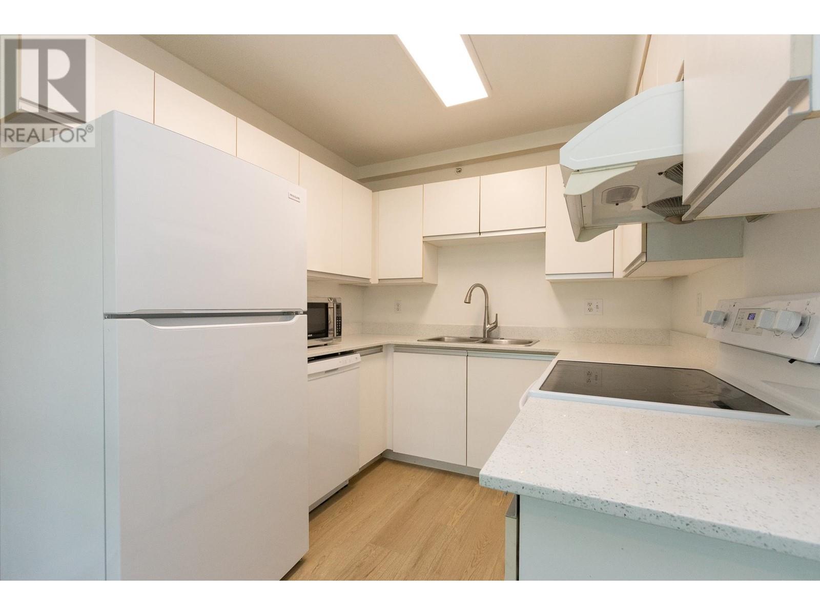 302 2468 E Broadway, Vancouver, British Columbia  V5M 4V1 - Photo 9 - R3013469