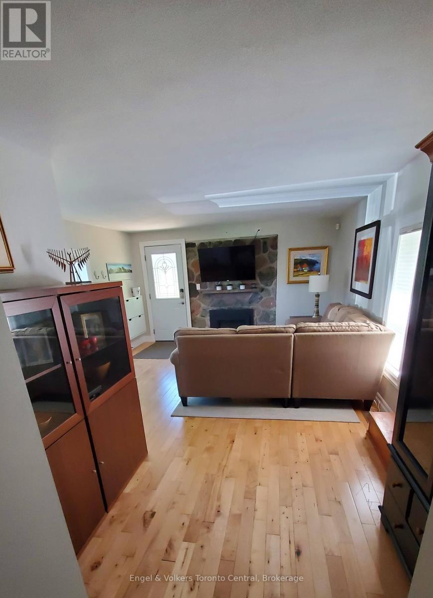 1515 8th Avenue E, Owen Sound, Ontario  N4K 3B5 - Photo 9 - X12209275