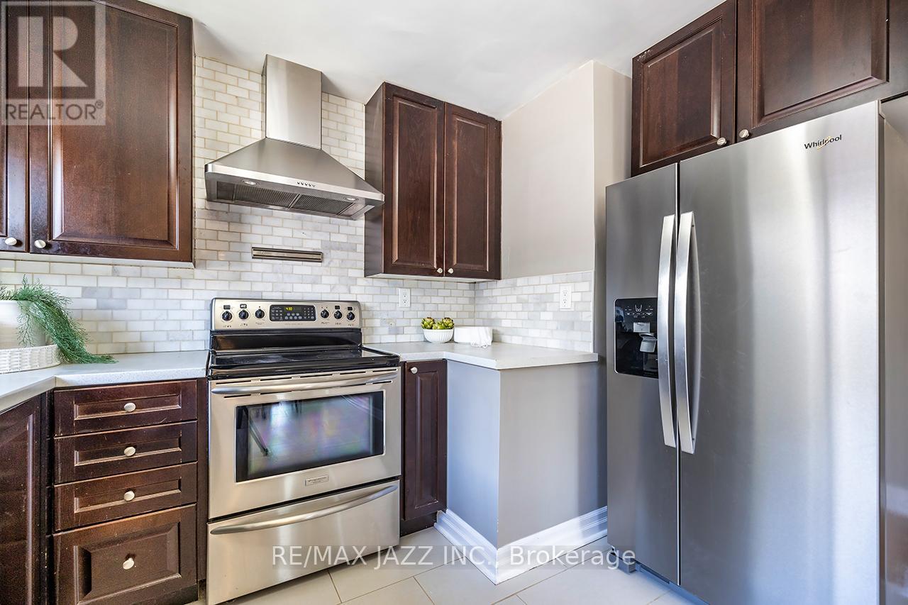145 Lupin Drive, Whitby, Ontario  L1N 1X9 - Photo 4 - E12209282