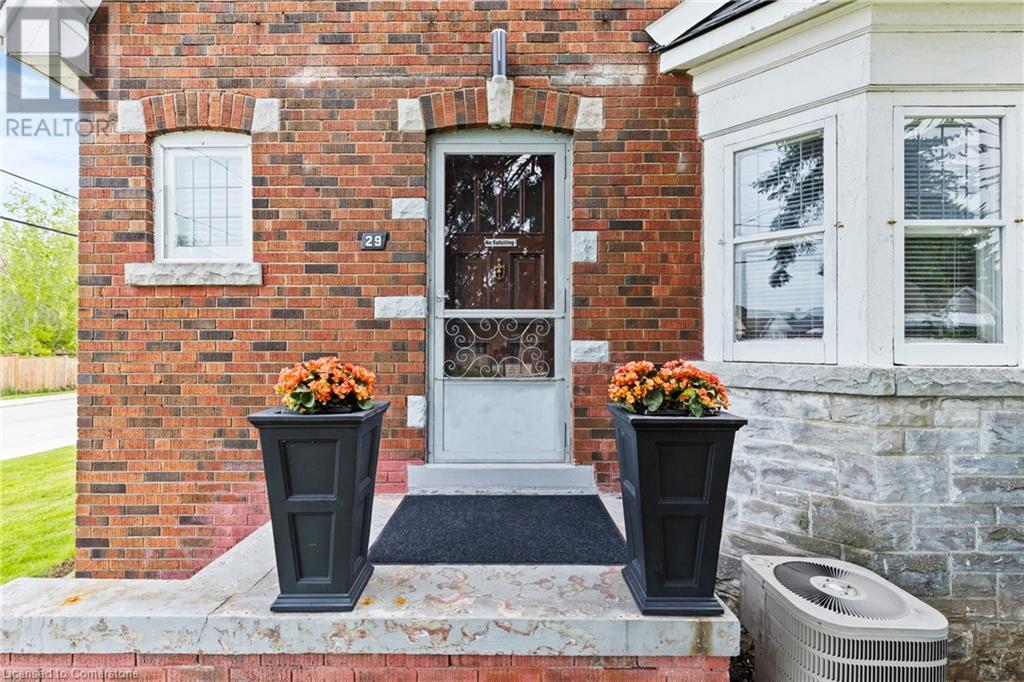 29 Barons Avenue S, Hamilton, Ontario  L8K 2Y1 - Photo 4 - 40736931