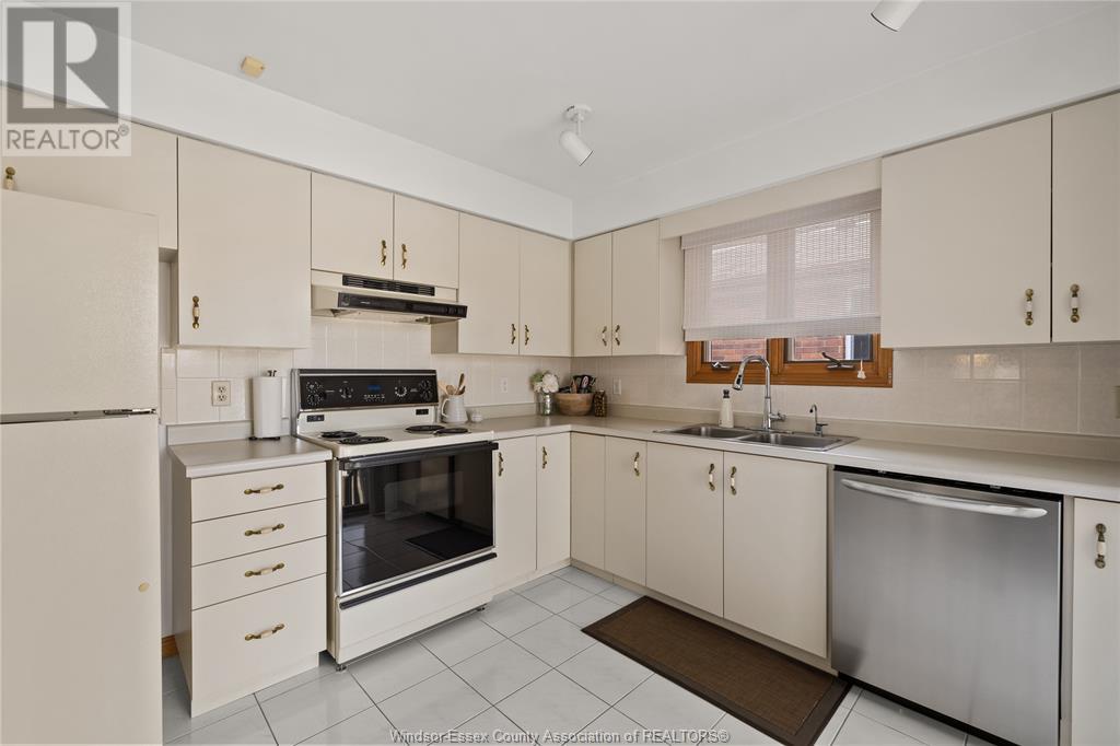 8358 Kingston, Windsor, Ontario  N8S 4R8 - Photo 12 - 25014629