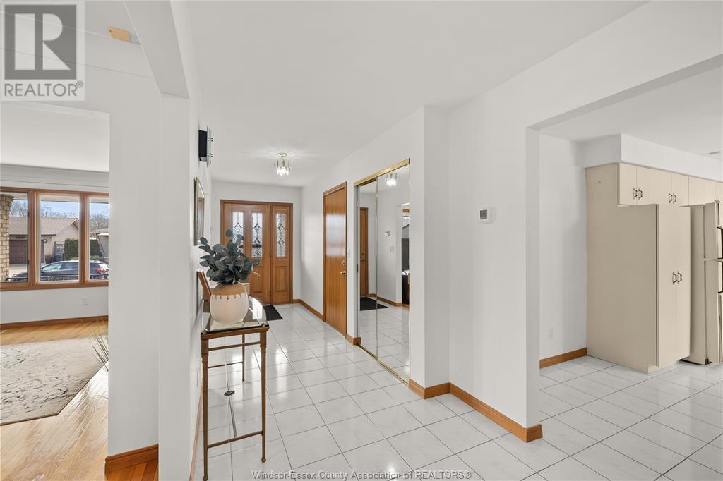 8358 Kingston, Windsor, Ontario  N8S 4R8 - Photo 8 - 25014629