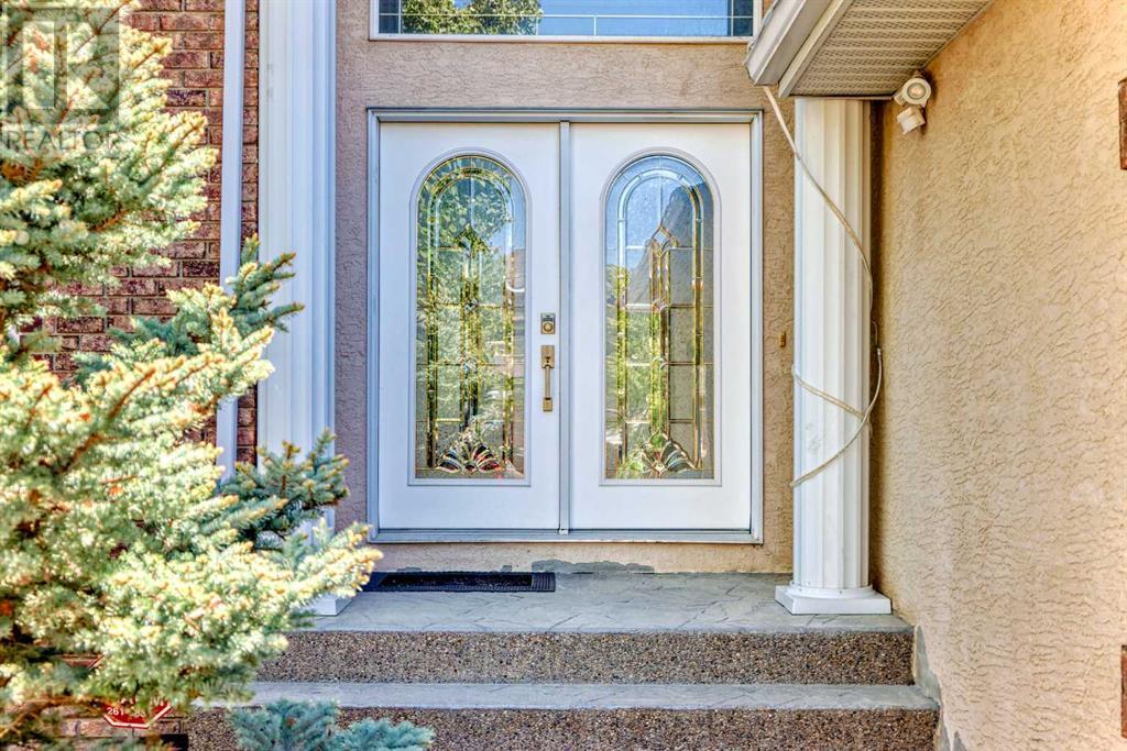 73 Simcoe Close Sw, Calgary, Alberta  T3H 4N3 - Photo 4 - A2221722