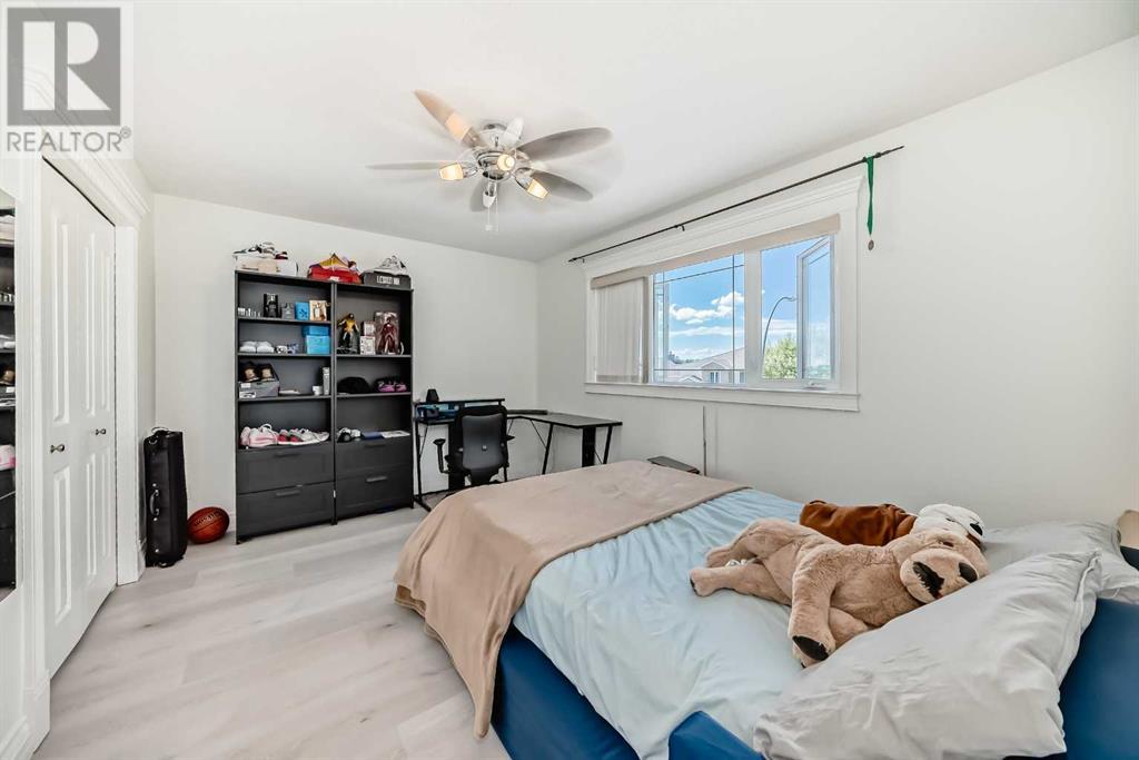 73 Simcoe Close Sw, Calgary, Alberta  T3H 4N3 - Photo 36 - A2221722