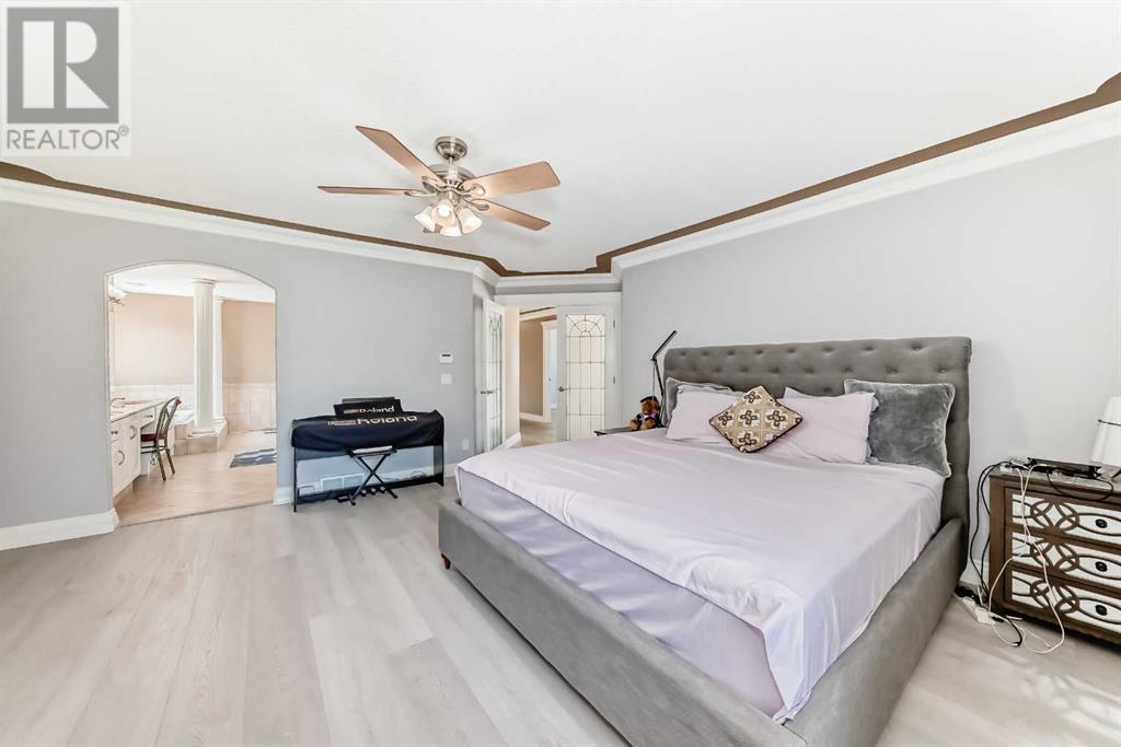 73 Simcoe Close Sw, Calgary, Alberta  T3H 4N3 - Photo 30 - A2221722