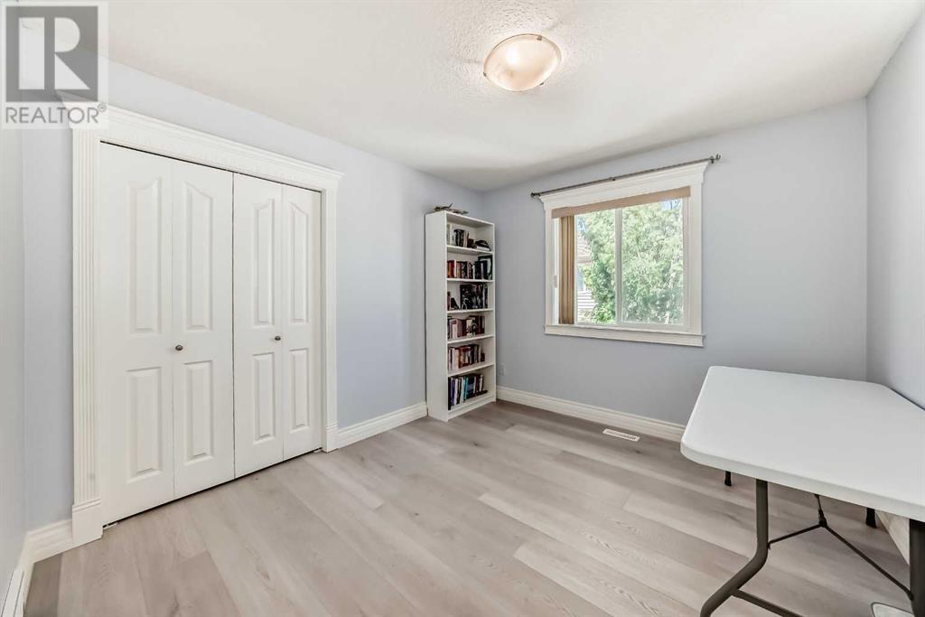 73 Simcoe Close Sw, Calgary, Alberta  T3H 4N3 - Photo 34 - A2221722