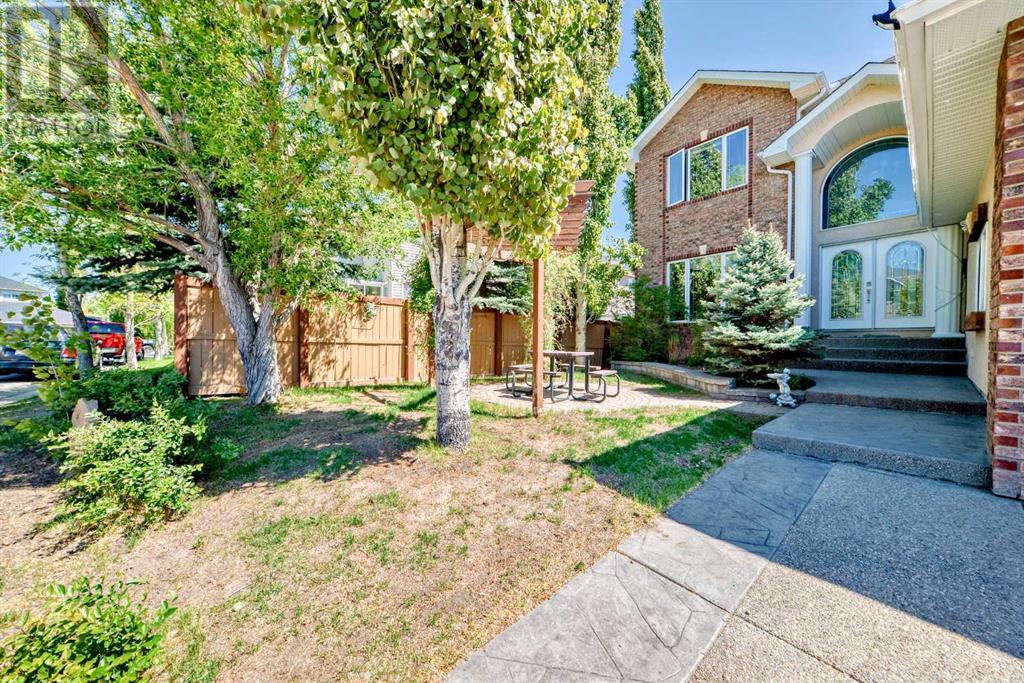 73 Simcoe Close Sw, Calgary, Alberta  T3H 4N3 - Photo 49 - A2221722