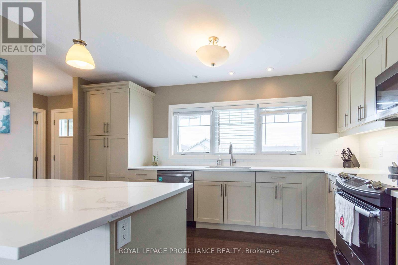 9 Meagan Lane, Quinte West, Ontario  K0K 2C0 - Photo 12 - X12209291