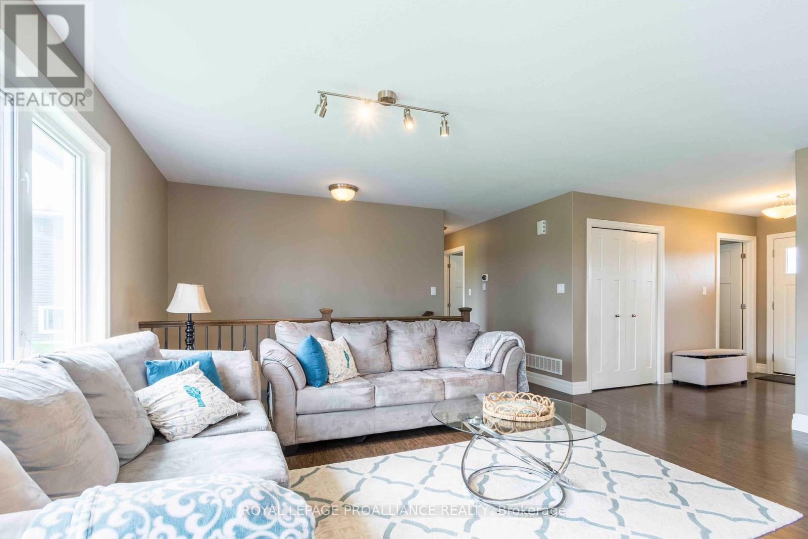 9 Meagan Lane, Quinte West, Ontario  K0K 2C0 - Photo 18 - X12209291