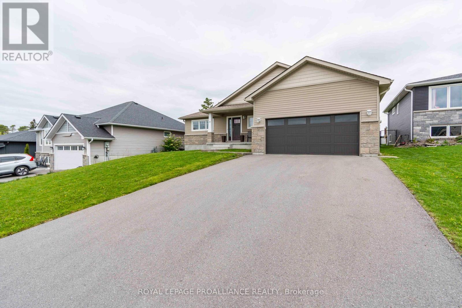 9 Meagan Lane, Quinte West, Ontario  K0K 2C0 - Photo 3 - X12209291