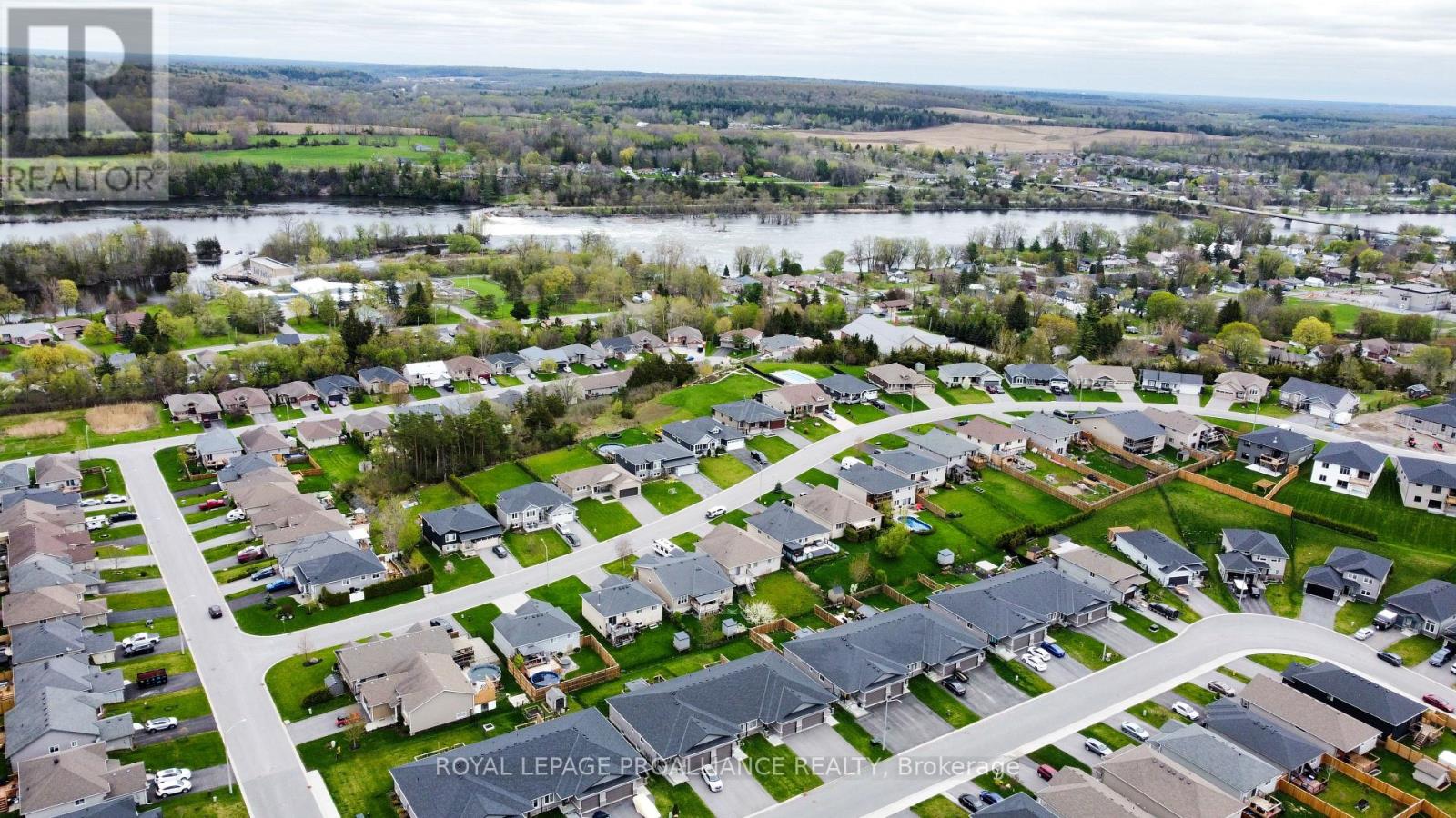 9 Meagan Lane, Quinte West, Ontario  K0K 2C0 - Photo 4 - X12209291