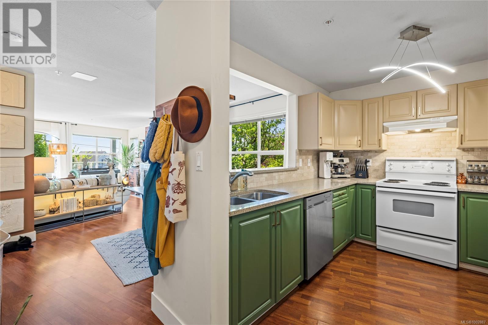 Property at 201 650 Prideaux St image 3