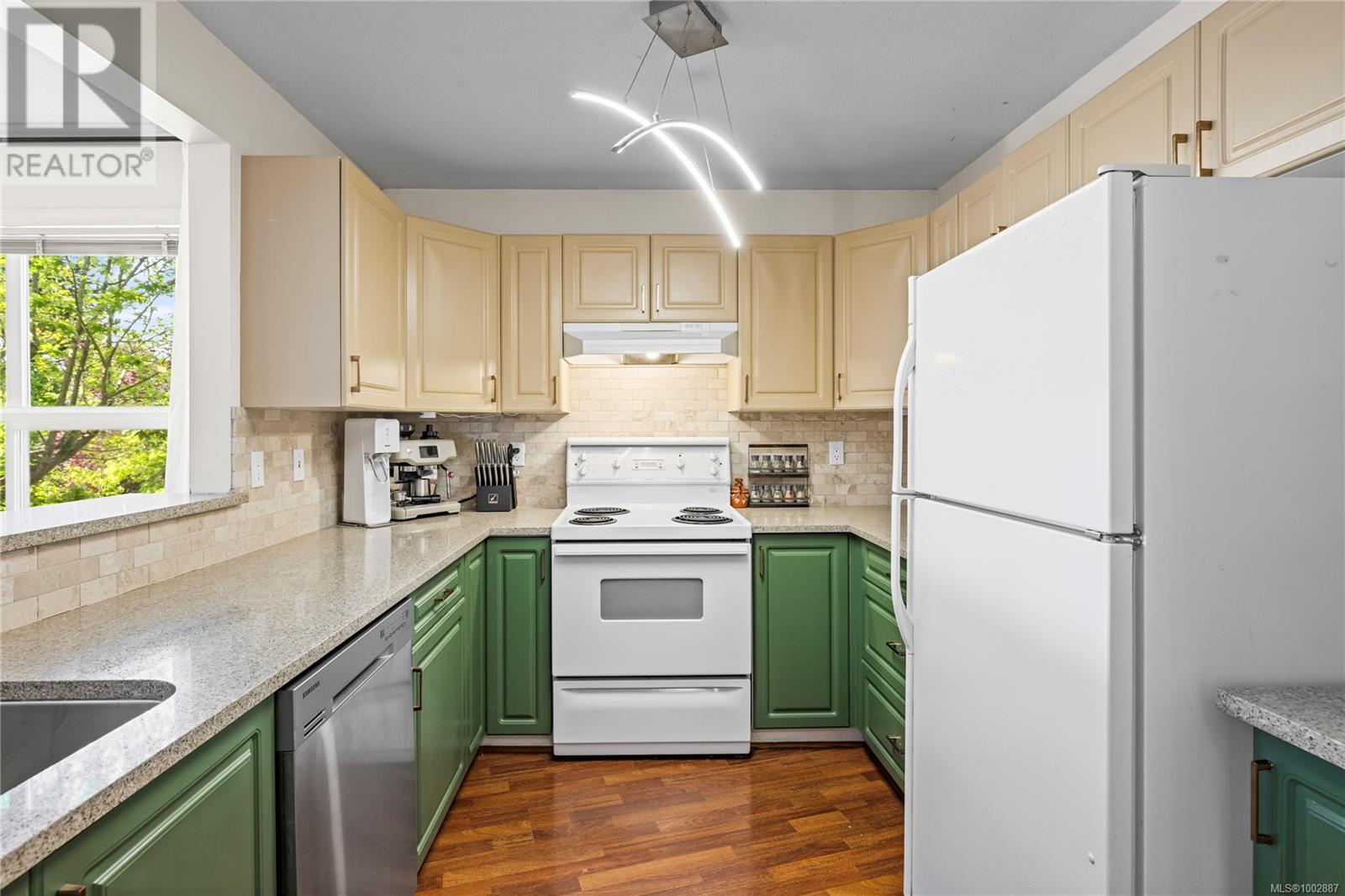 Property at 201 650 Prideaux St image 4