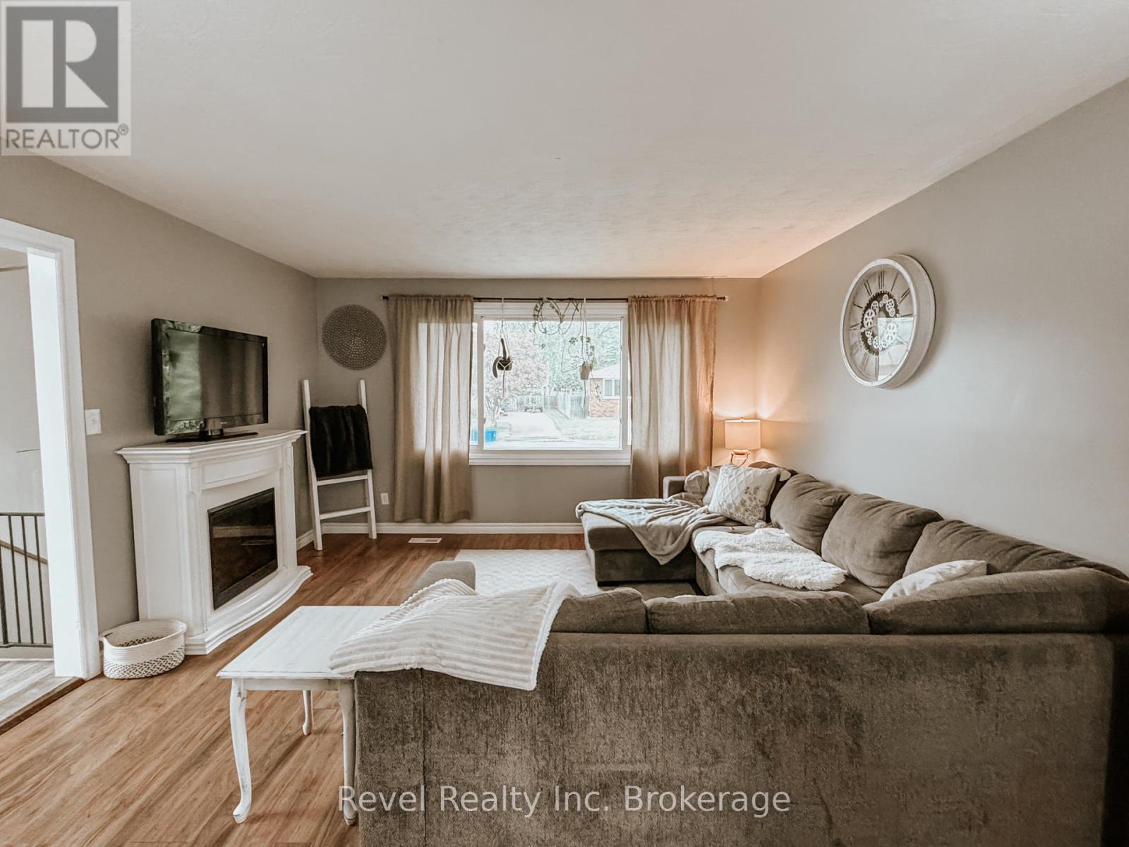 105 Strathcona Drive, North Bay (Ferris), Ontario  P1A 2N5 - Photo 15 - X12209065