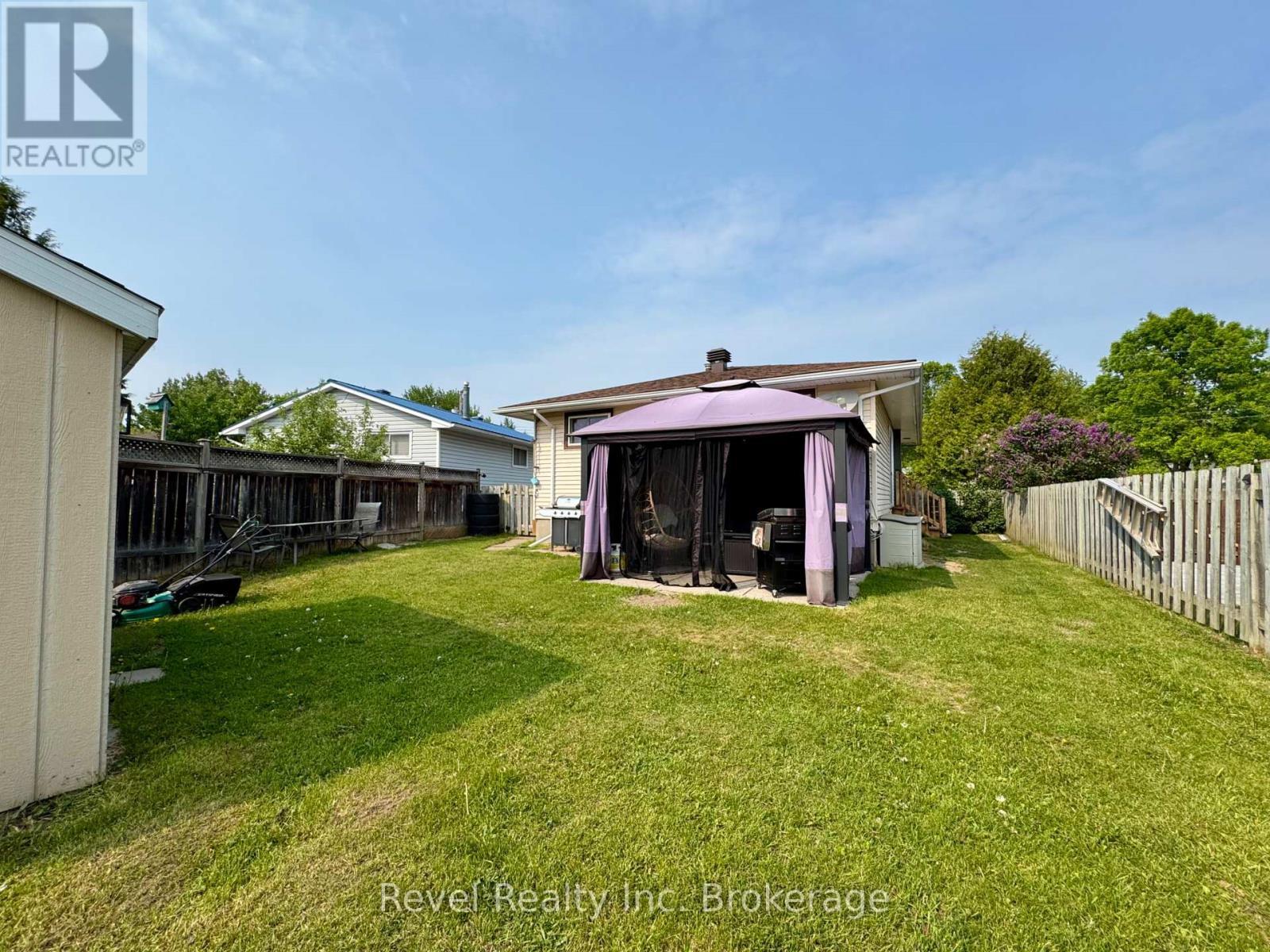 105 Strathcona Drive, North Bay (Ferris), Ontario  P1A 2N5 - Photo 39 - X12209065
