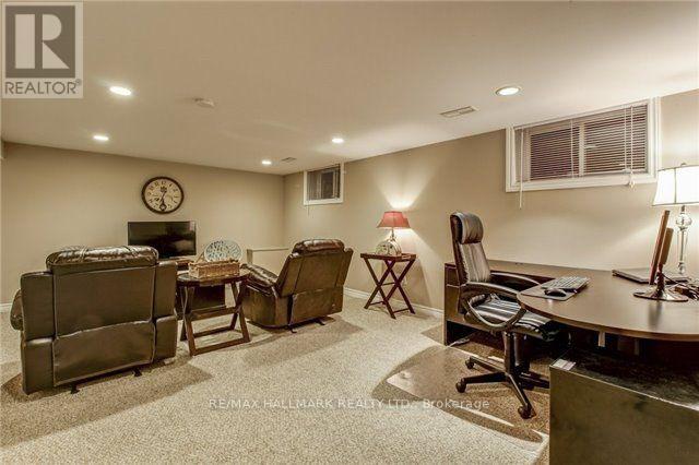 493 Mayzel Road, Burlington, Ontario  L7R 3C4 - Photo 11 - W12198543