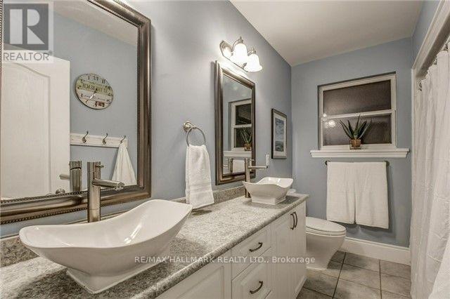 493 Mayzel Road, Burlington, Ontario  L7R 3C4 - Photo 9 - W12198543