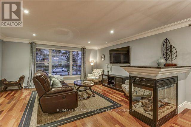 493 Mayzel Road, Burlington, Ontario  L7R 3C4 - Photo 3 - W12198543