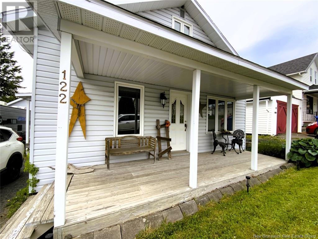 122 35e Avenue, Edmundston, New Brunswick  E3V 2V3 - Photo 2 - NB120454