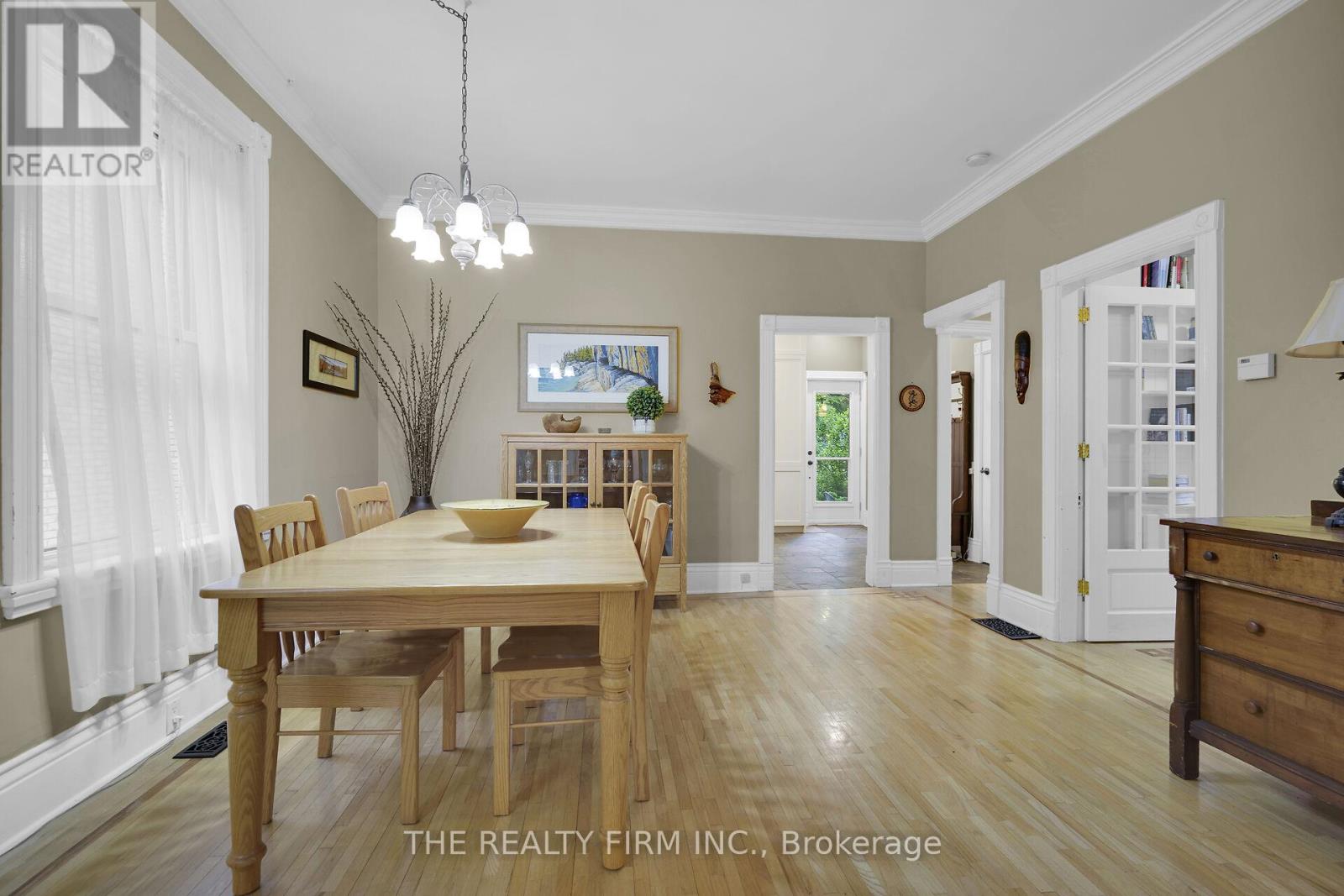Photo 11 of 50 for 863 Maitland Street