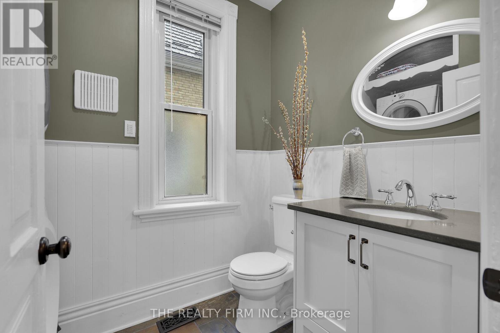 Photo 18 of 50 for 863 Maitland Street