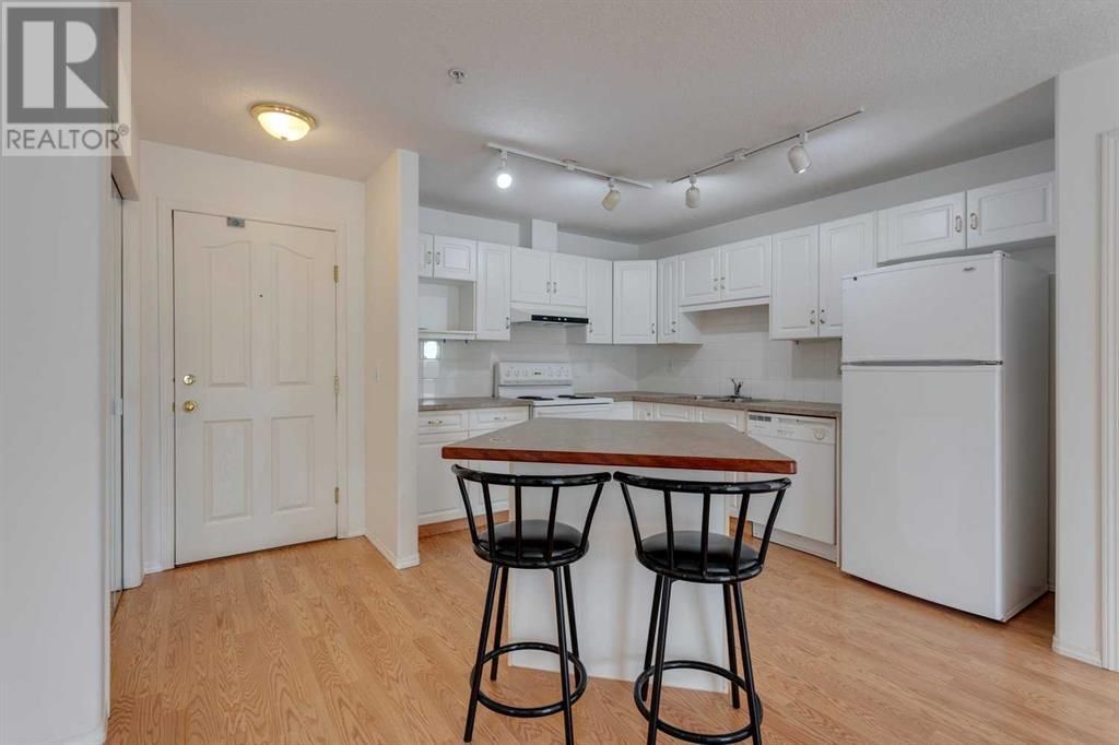 210, 165 Manora Place Ne, Calgary, Alberta  T2A 7X5 - Photo 3 - A2224940