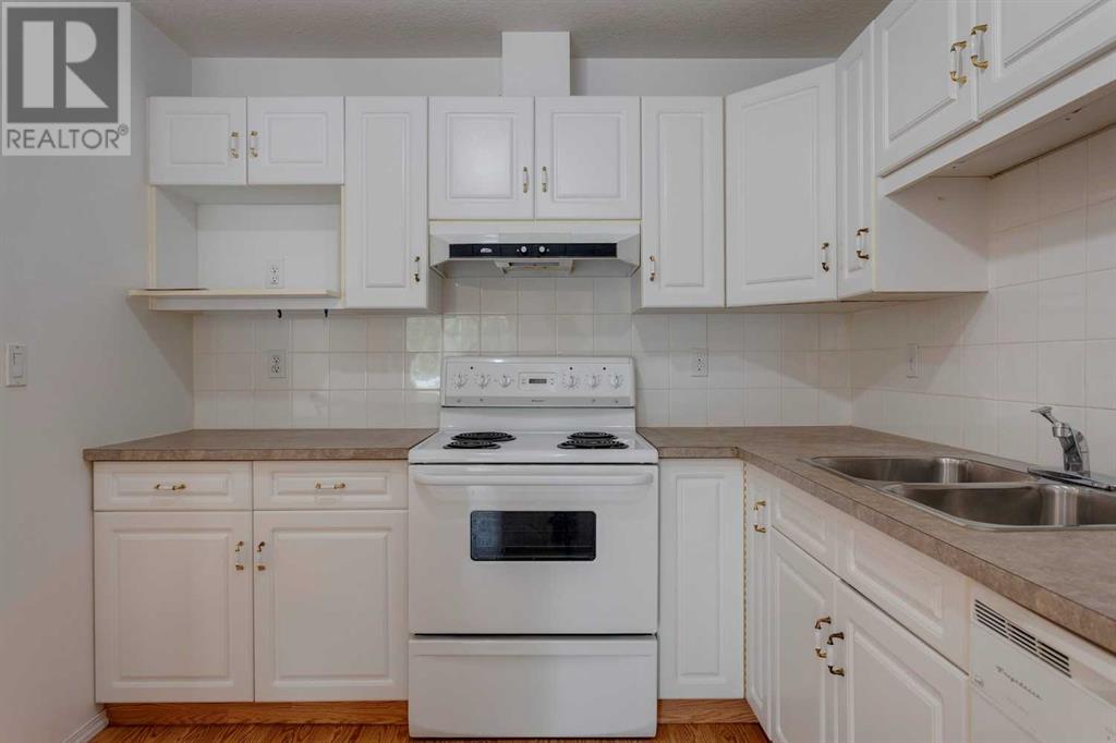 210, 165 Manora Place Ne, Calgary, Alberta  T2A 7X5 - Photo 4 - A2224940