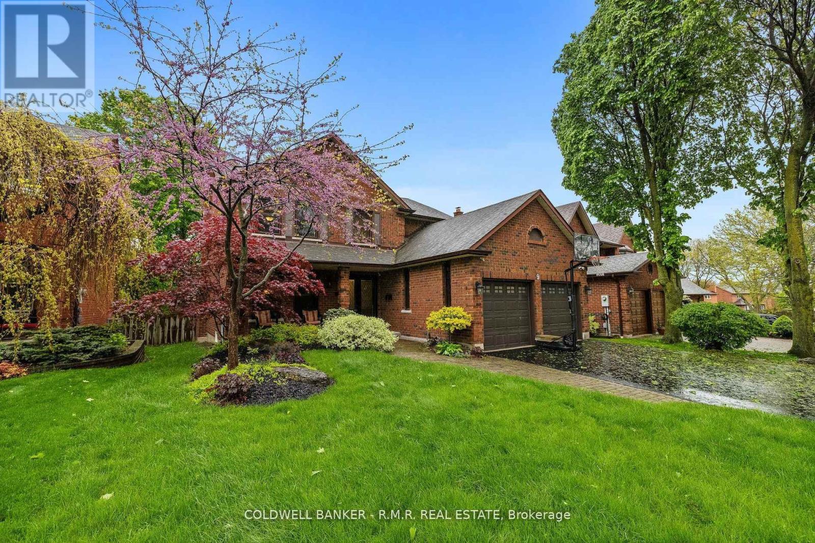 9 O'CONNOR DRIVE, Whitby, Ontario