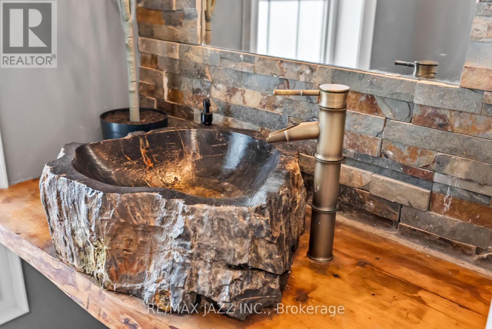 119 Bettina Place, Whitby (Rolling Acres), Ontario  L1R 0G1 - Photo 7 - E12209468