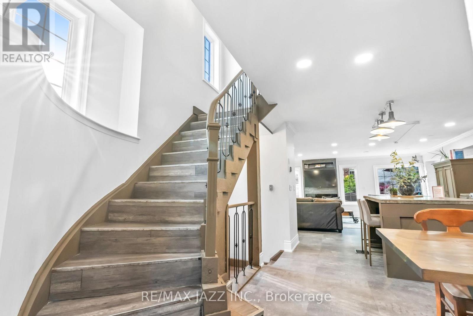 119 Bettina Place, Whitby (Rolling Acres), Ontario  L1R 0G1 - Photo 8 - E12209468