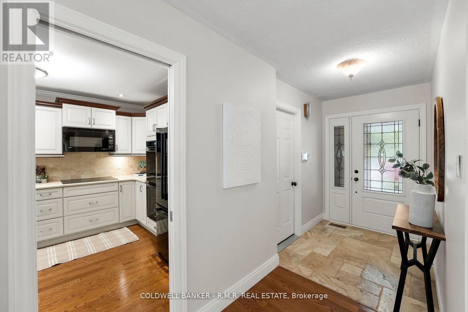922 Wyldewood Drive, Oshawa (Centennial), Ontario  L1G 4G1 - Photo 4 - E12209481