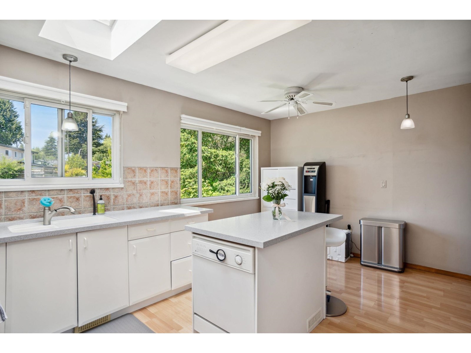 15237 Hummingbird Place, Surrey, British Columbia  V3R 6T7 - Photo 11 - R3013494