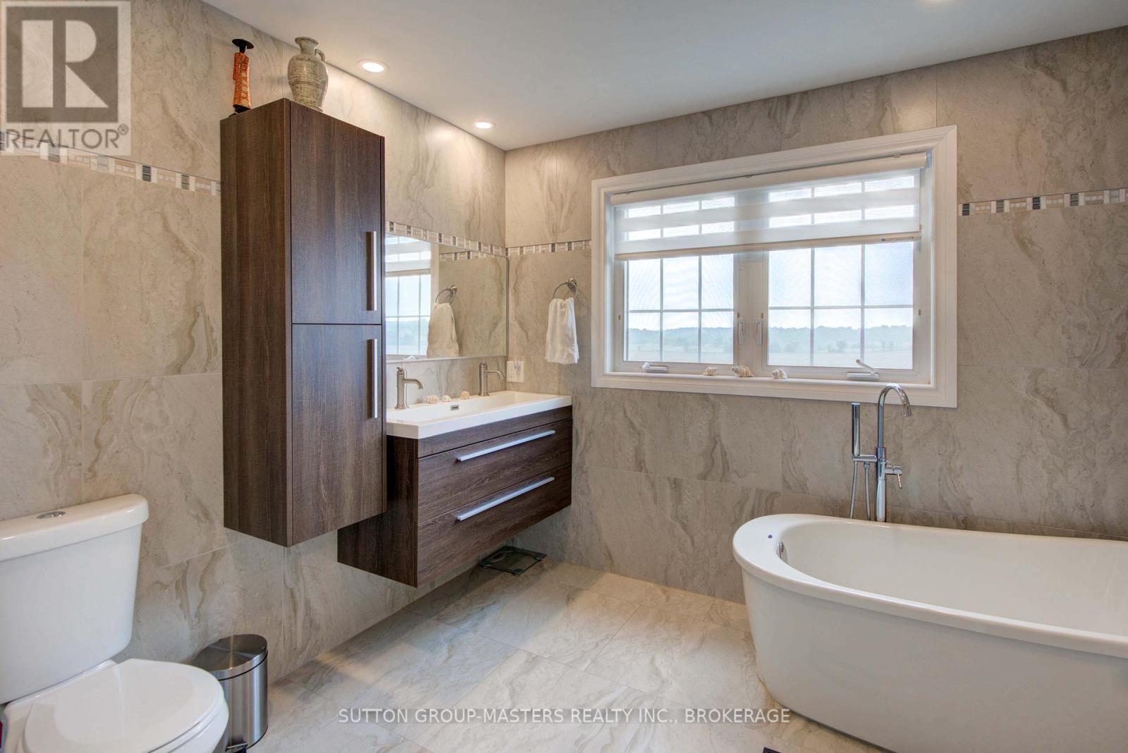 302 Greens Road, Leeds And The Thousand Islands, Ontario  K0H 2N0 - Photo 16 - X12209485