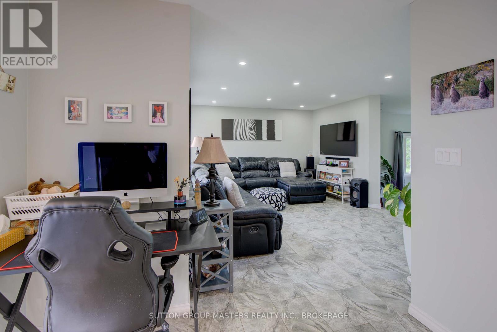 302 Greens Road, Leeds And The Thousand Islands, Ontario  K0H 2N0 - Photo 29 - X12209485